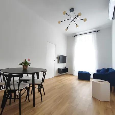 Zehn House 3 In The Center * براتسيلافا